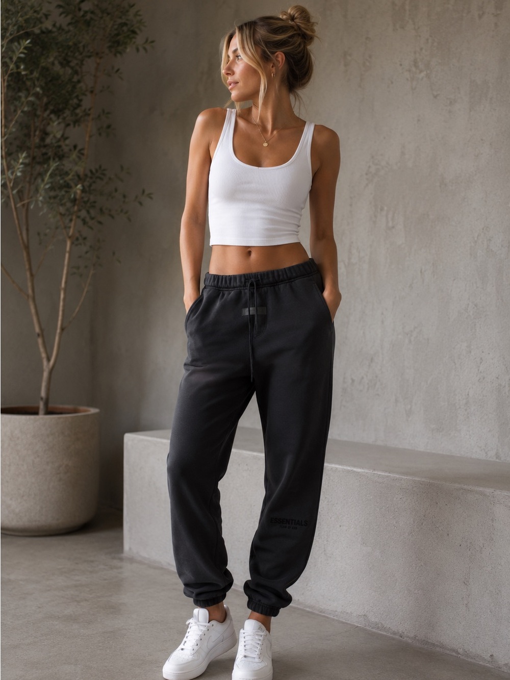 Fear of God Essentials Fleece Sweatpants – Women’s Size Medium